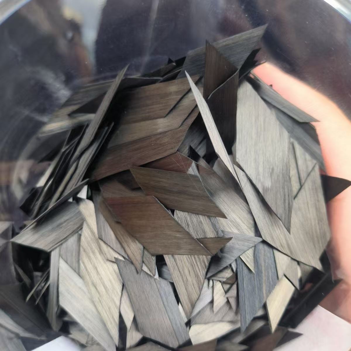 Crepe Pan Carbon - Filamentous flake Forged carbon fiber yarn